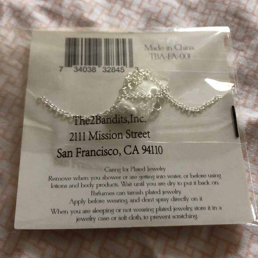 Sliver Necklace - Picture 2 of 2